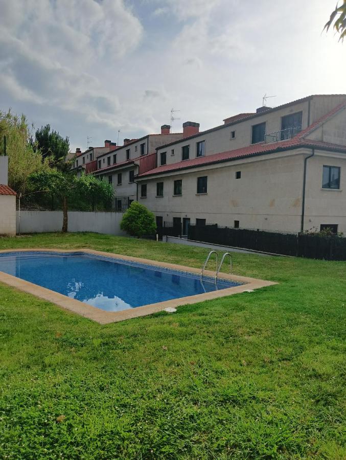 Apartamento Con Terraza Y Piscina Рібейра Екстер'єр фото